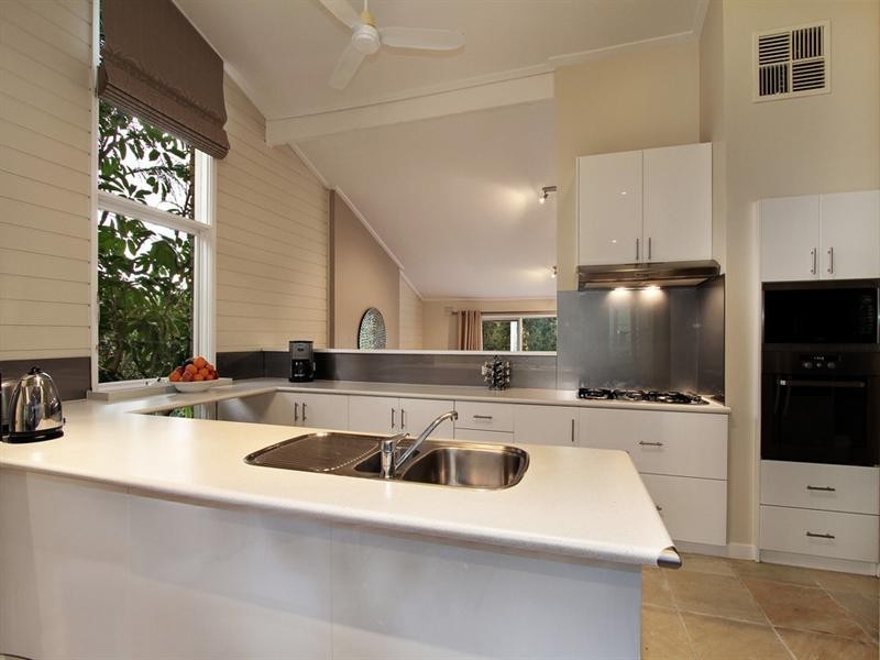 32 Andrew Crescent, Croydon South VIC 3136