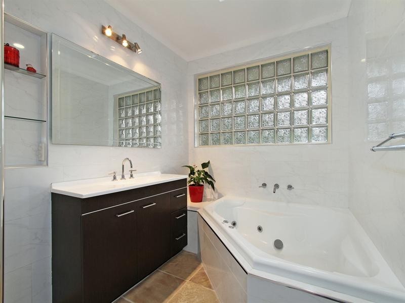 32 Andrew Crescent, Croydon South VIC 3136