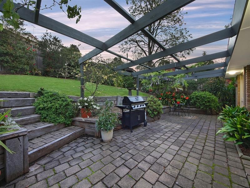 32 Andrew Crescent, Croydon South VIC 3136