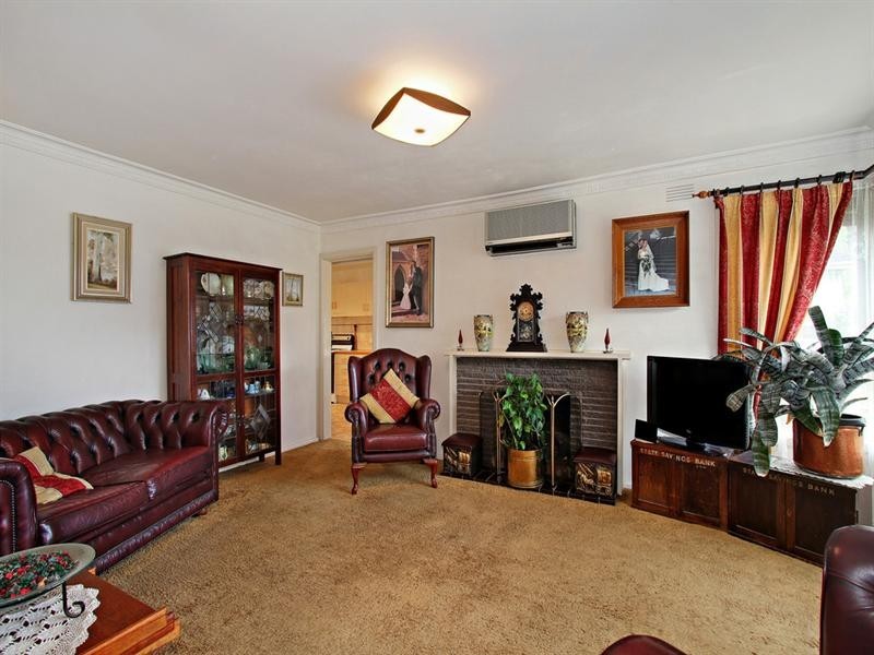 17 GLEN DHU Road, Kilsyth VIC 3137