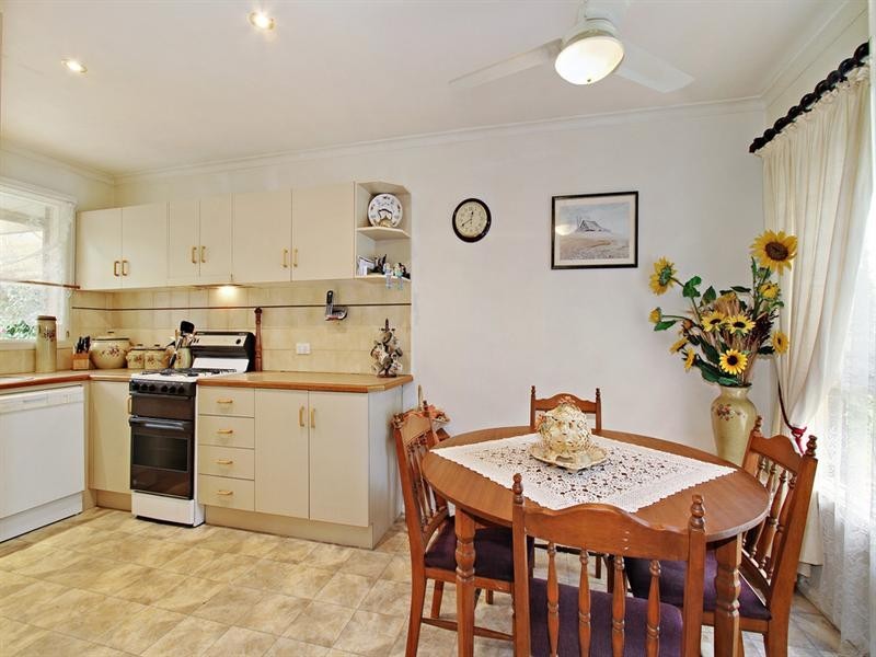 17 GLEN DHU Road, Kilsyth VIC 3137