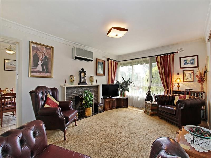 17 GLEN DHU Road, Kilsyth VIC 3137