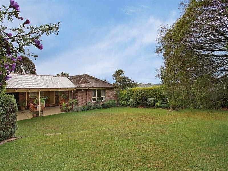 17 GLEN DHU Road, Kilsyth VIC 3137