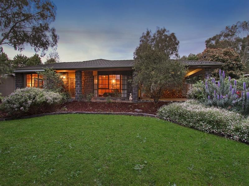 40 BRYSONS Road, Warranwood VIC 3134