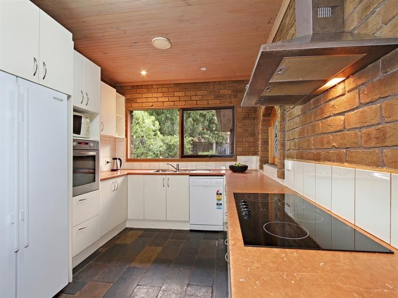 40 BRYSONS Road, Warranwood VIC 3134