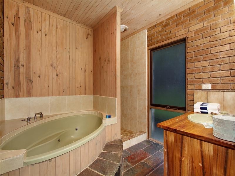 40 BRYSONS Road, Warranwood VIC 3134