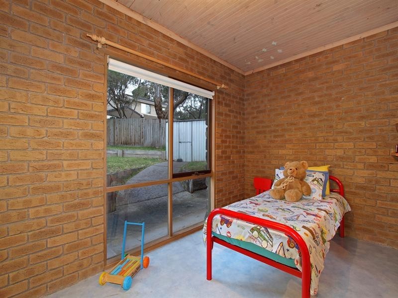 40 BRYSONS Road, Warranwood VIC 3134