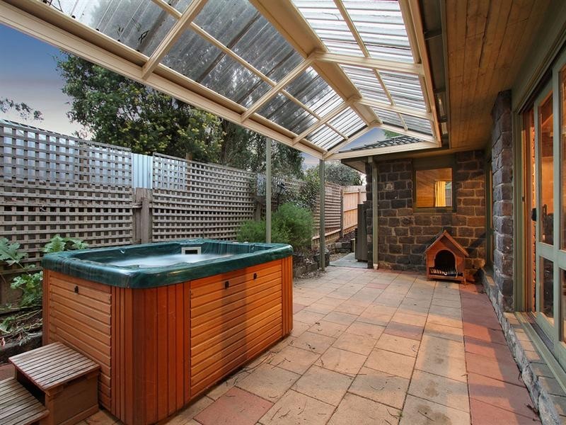 40 BRYSONS Road, Warranwood VIC 3134