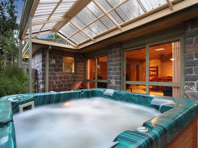 40 BRYSONS Road, Warranwood VIC 3134