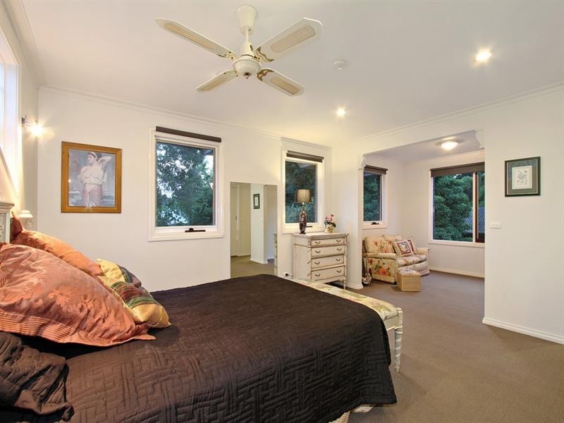 45-47 LONG VIEW Road, Croydon South VIC 3136