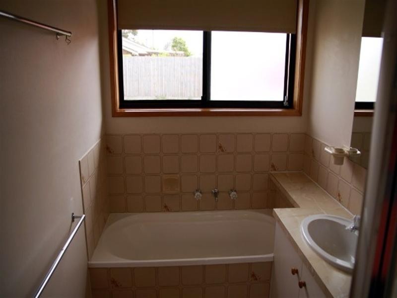 17 Courtney Avenue, Hoppers Crossing VIC 3029