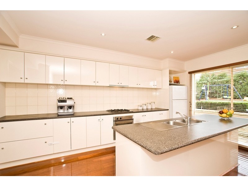 7 CLINTON Lane, Chirnside Park VIC 3116