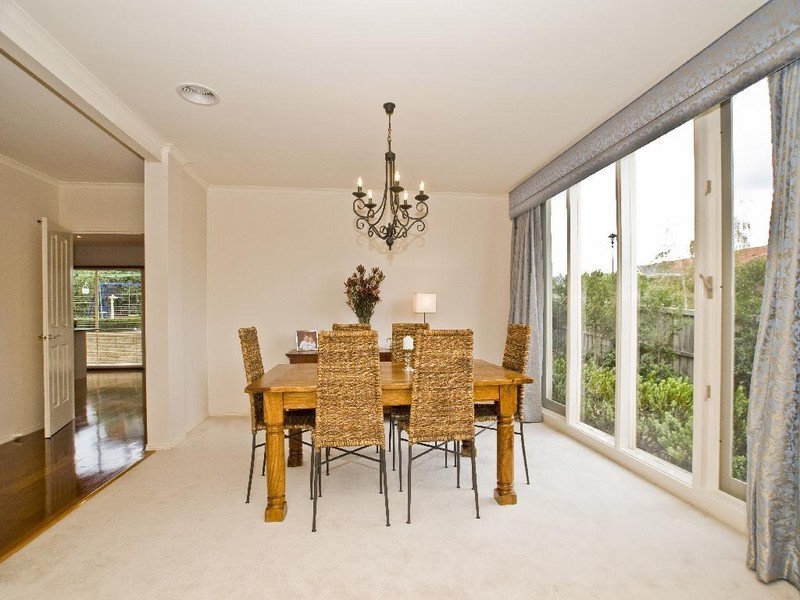 7 CLINTON Lane, Chirnside Park VIC 3116