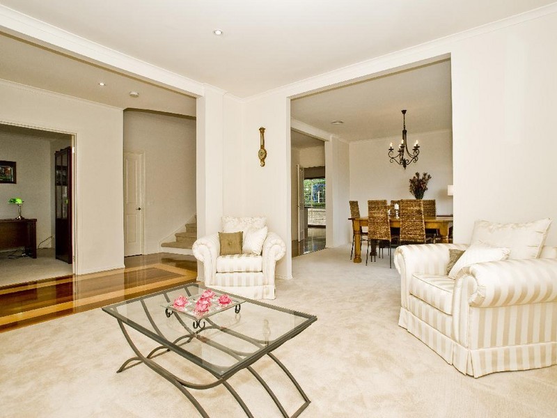 7 CLINTON Lane, Chirnside Park VIC 3116