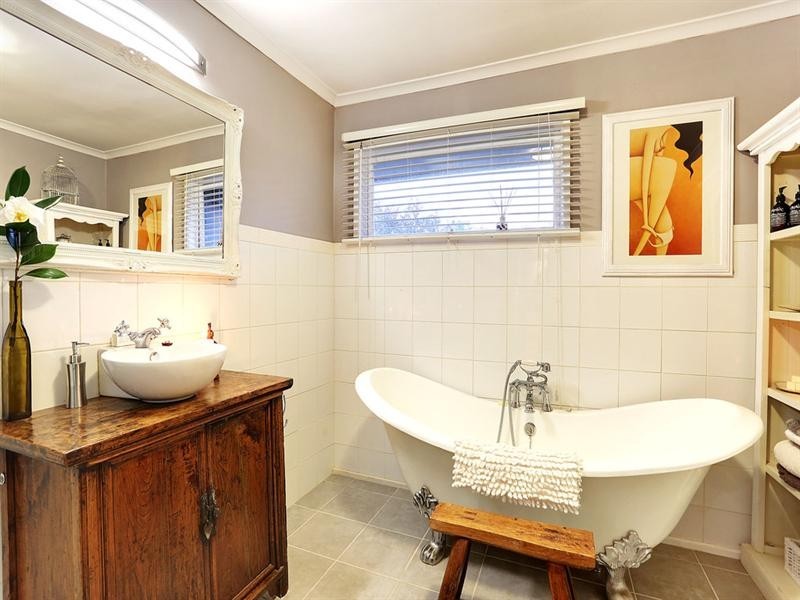 348 CAMBRIDGE Road, Montrose VIC 3765