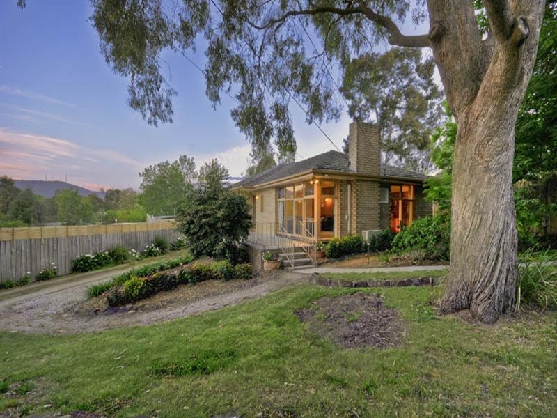 34 MOORE Avenue, Croydon VIC 3136