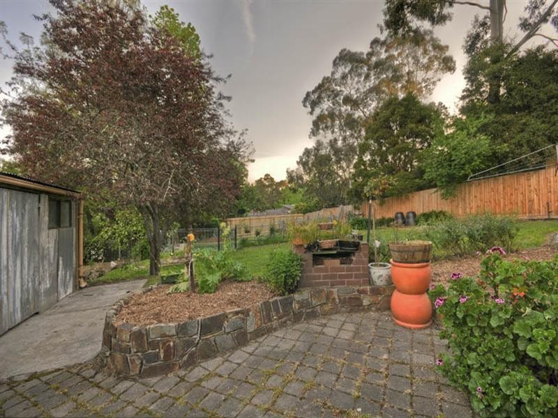 34 MOORE Avenue, Croydon VIC 3136
