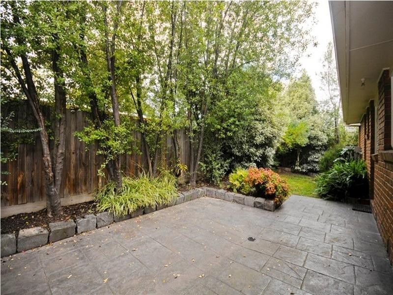 2/60 SURREY ROAD East, Croydon VIC 3136