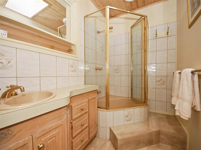 28 BINBROOK Drive, Croydon VIC 3136