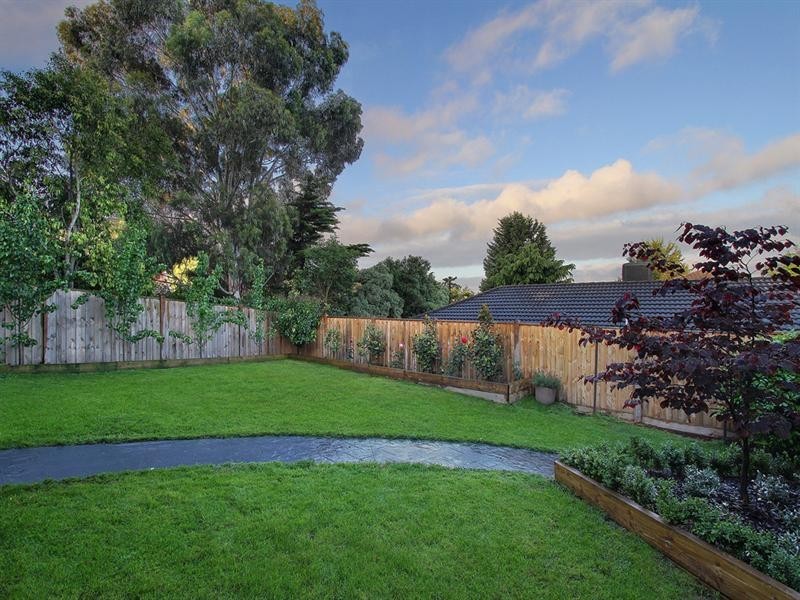 5 LANIER Crescent, Croydon North VIC 3136