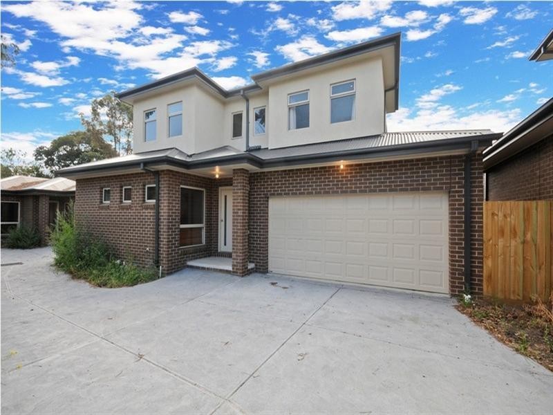 2/5 MOANA Drive, Mooroolbark VIC 3138