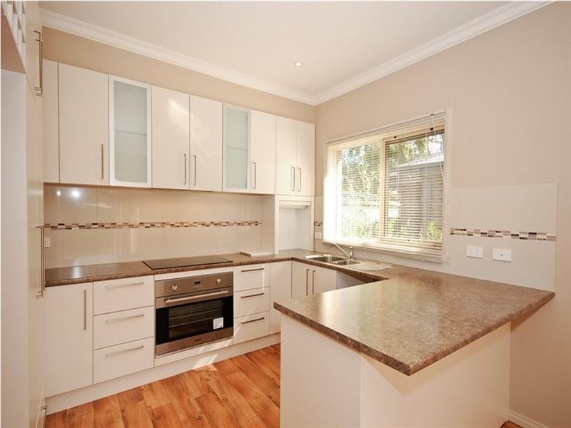 2/5 MOANA Drive, Mooroolbark VIC 3138