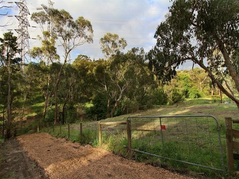 73 HEADS Road, Donvale VIC 3111