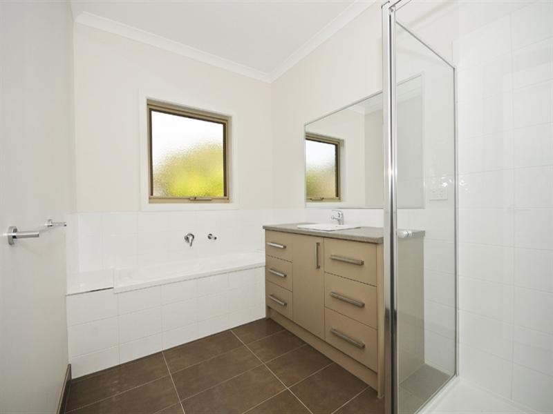 22a Ballantyne Crescent, Kilsyth VIC 3137