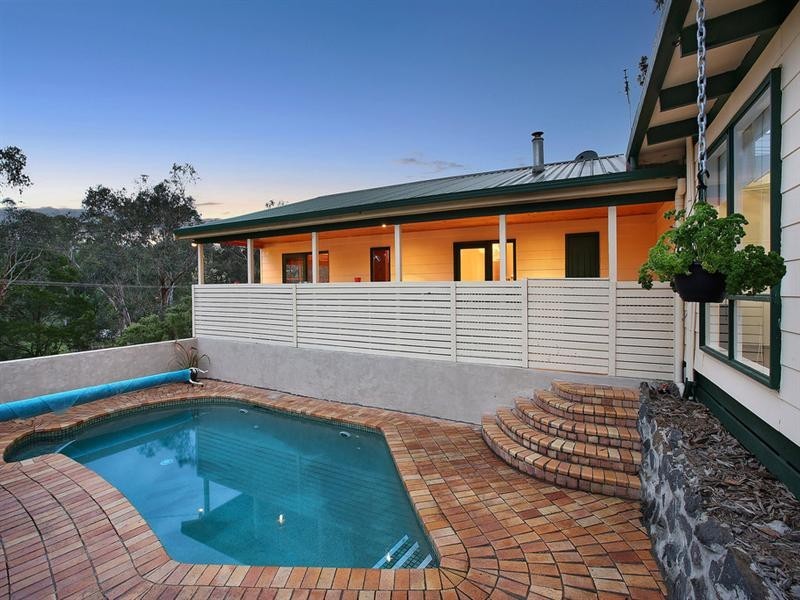 25 OLIVE Grove, Lilydale VIC 3140