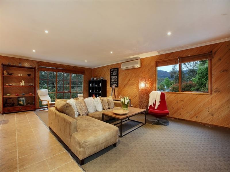 25 OLIVE Grove, Lilydale VIC 3140