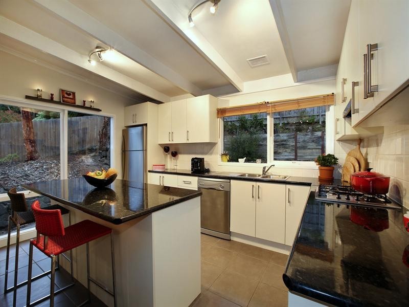 25 OLIVE Grove, Lilydale VIC 3140