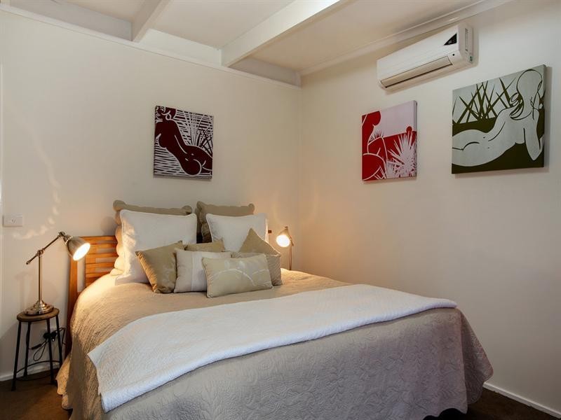 25 OLIVE Grove, Lilydale VIC 3140