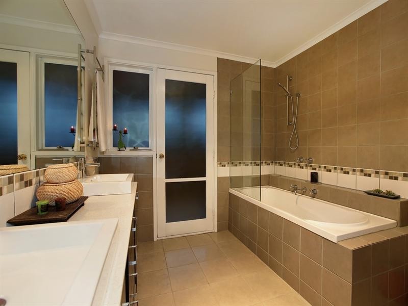 25 OLIVE Grove, Lilydale VIC 3140