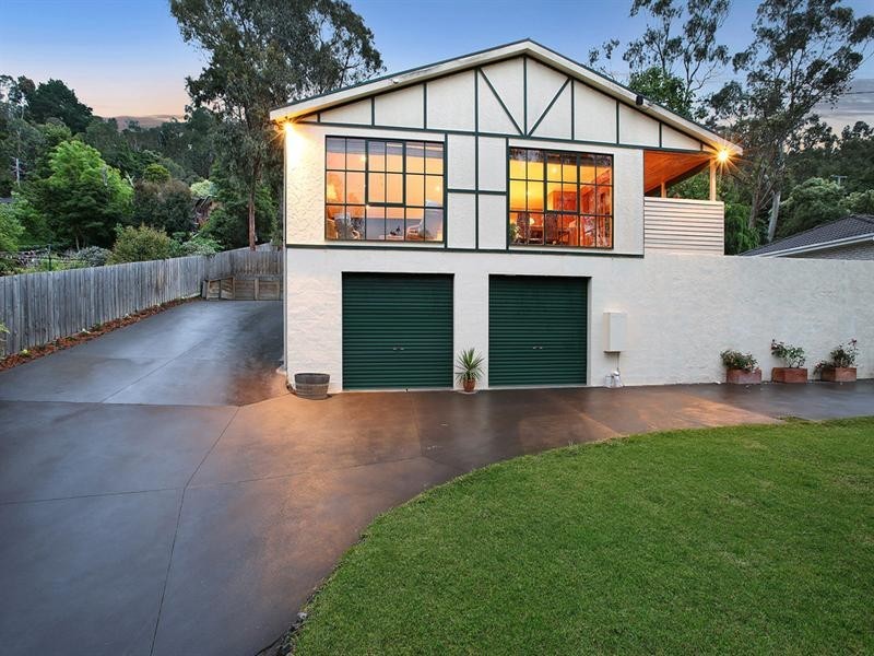 25 OLIVE Grove, Lilydale VIC 3140