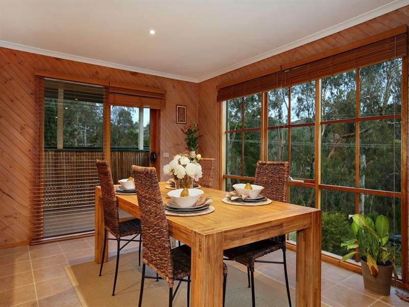 25 OLIVE Grove, Lilydale VIC 3140