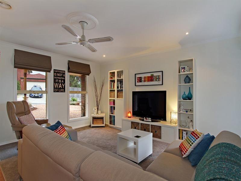 58 MULDURI Crescent, Croydon South VIC 3136