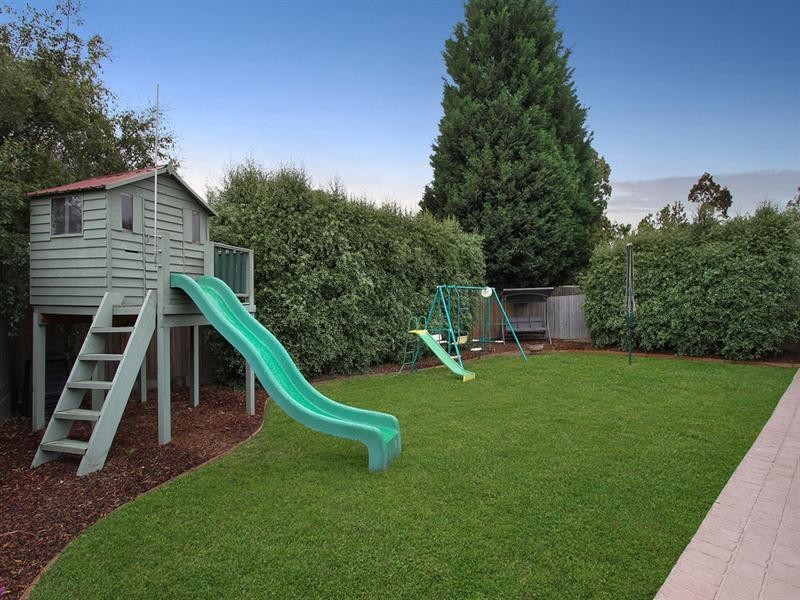 58 MULDURI Crescent, Croydon South VIC 3136