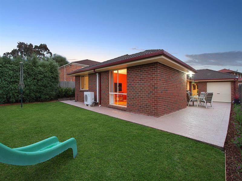 58 MULDURI Crescent, Croydon South VIC 3136