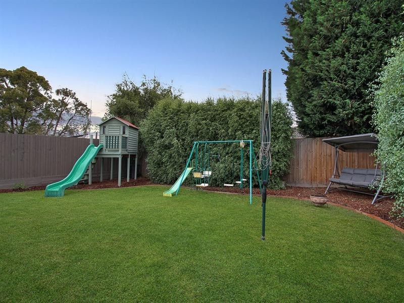 58 MULDURI Crescent, Croydon South VIC 3136