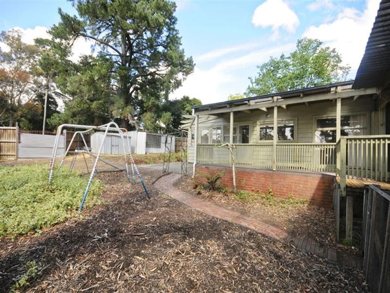 76 Lincoln Road, Croydon VIC 3136
