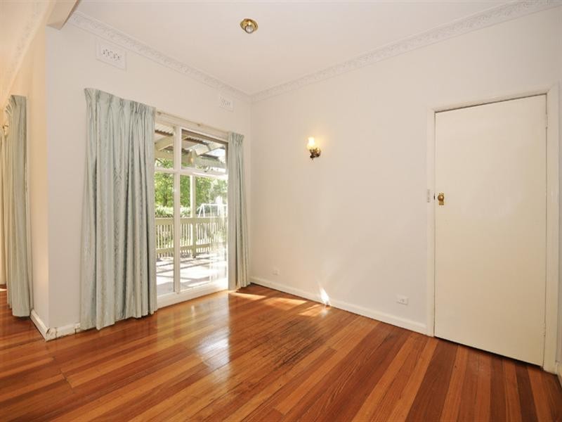 76 Lincoln Road, Croydon VIC 3136