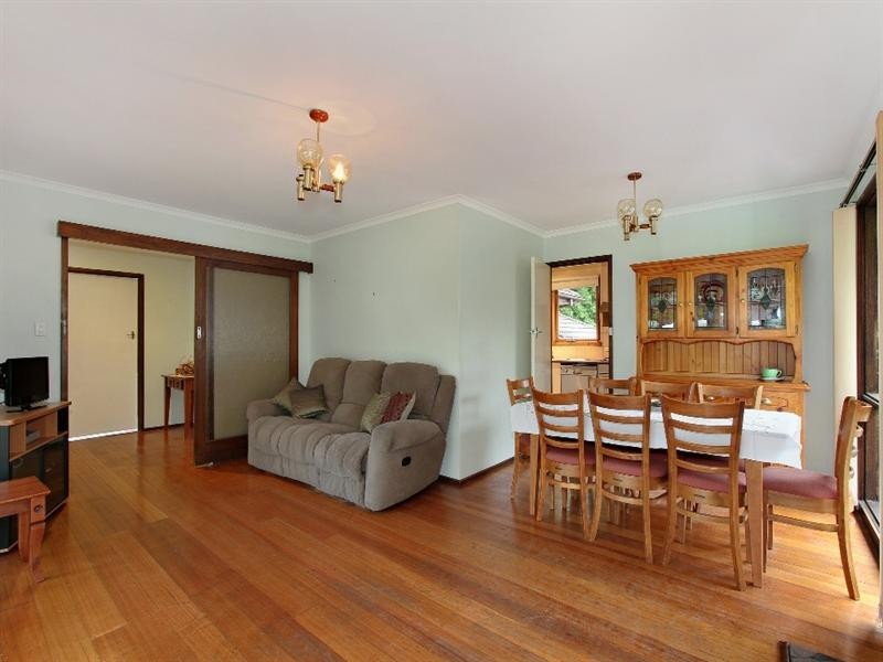 18 LYONS Road, Croydon North VIC 3136