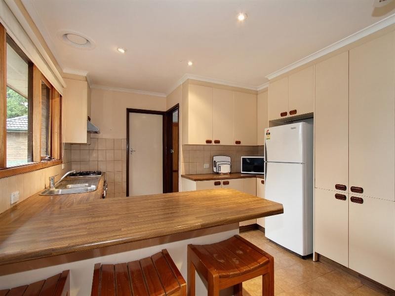 18 LYONS Road, Croydon North VIC 3136