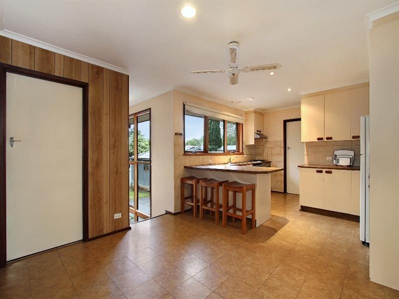 18 LYONS Road, Croydon North VIC 3136