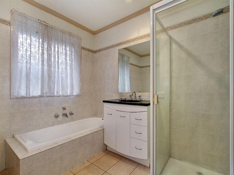 18 LYONS Road, Croydon North VIC 3136