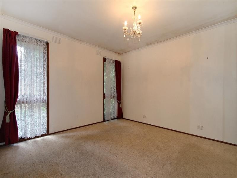 18 LYONS Road, Croydon North VIC 3136