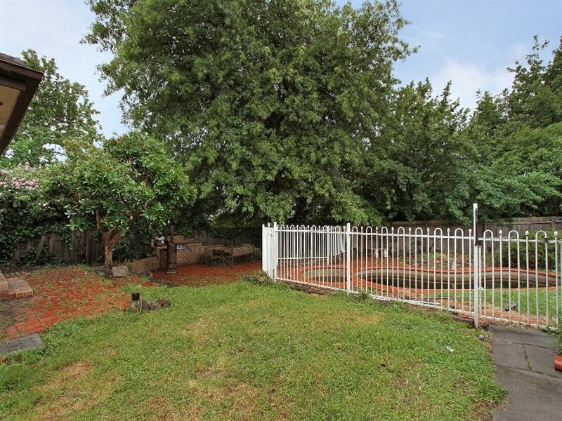 18 LYONS Road, Croydon North VIC 3136