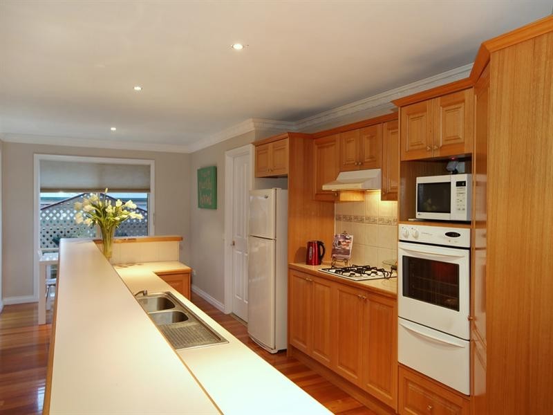 8 MCKERRAL Place, Croydon North VIC 3136