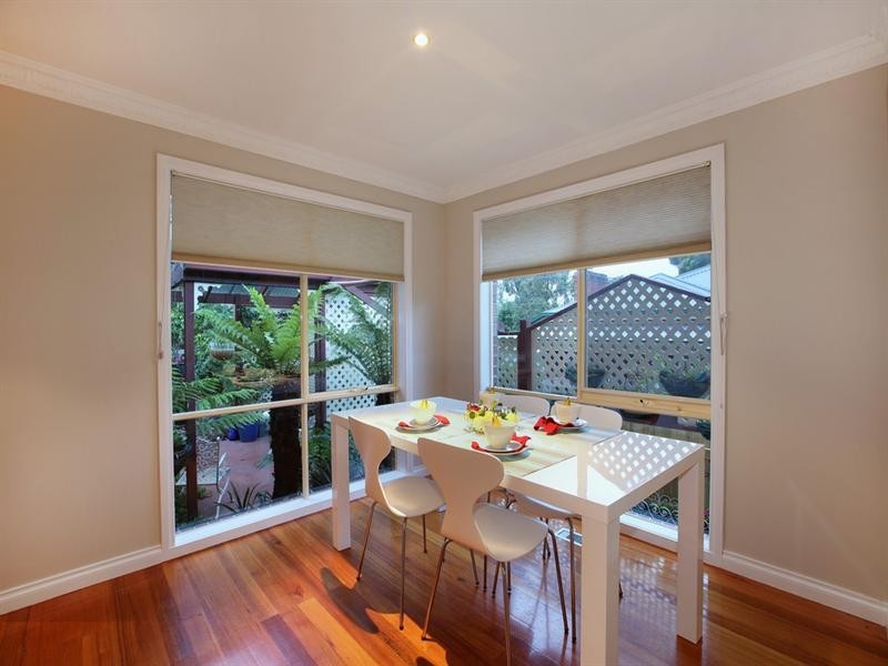 8 MCKERRAL Place, Croydon North VIC 3136