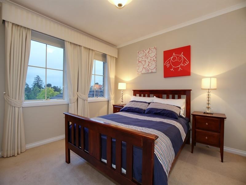 8 MCKERRAL Place, Croydon North VIC 3136